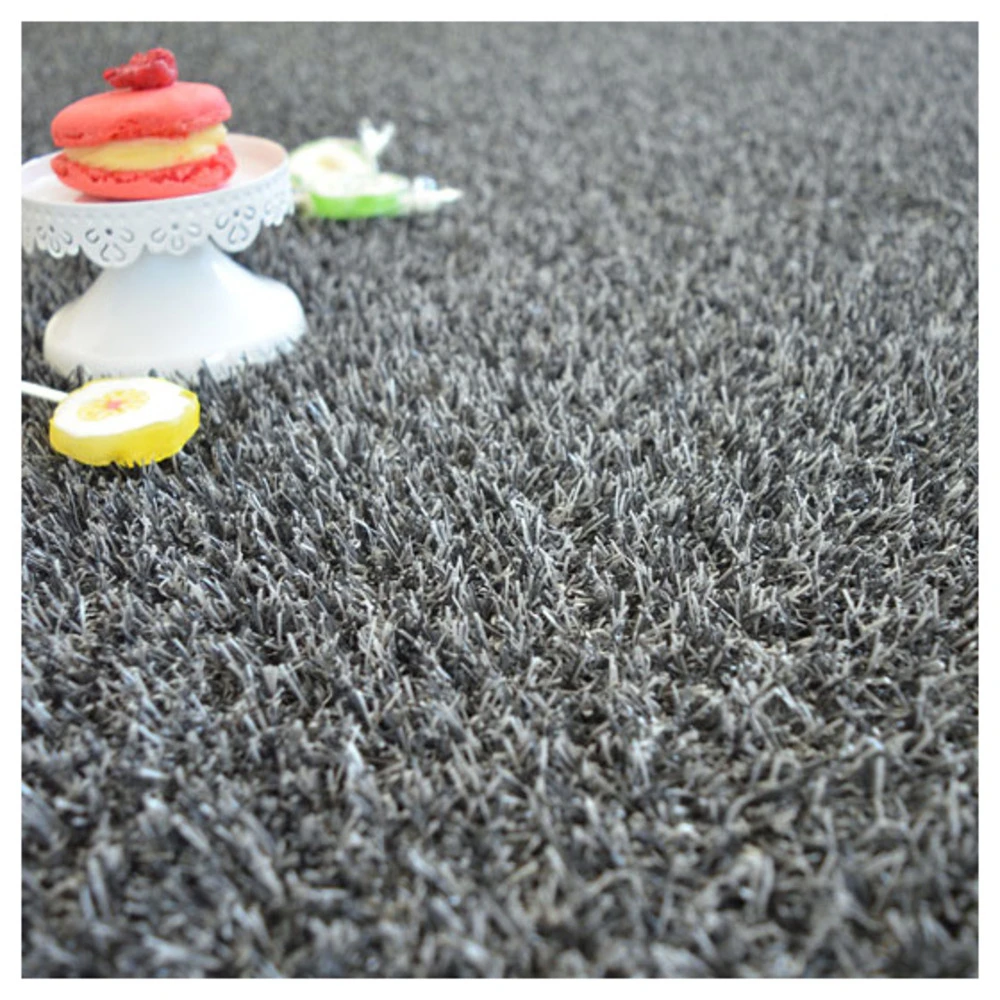 Gazon Synthétique Happy Party - Couleur Gris Foncé - Classé Feu - 20mm - 2m X 2m 1 Gazon Synthétique Happy Party - Couleur Gris Foncé - Classé Feu - 20mm - 2m X 2m